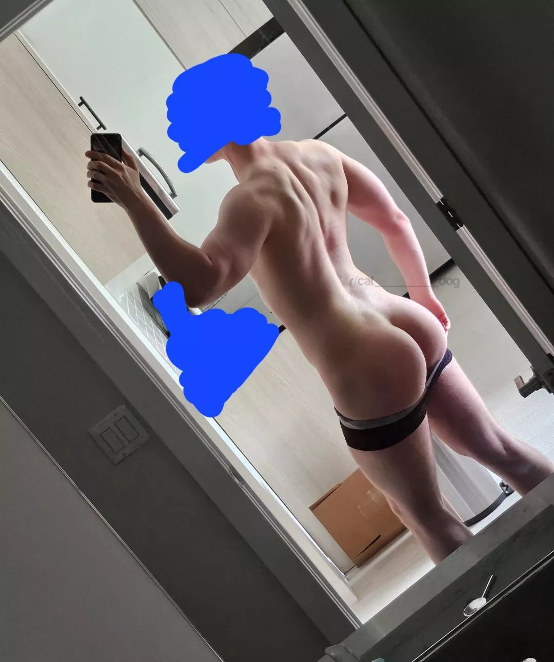 Anyone else get these red marks on your back from the bench when hip thrusting? 😓