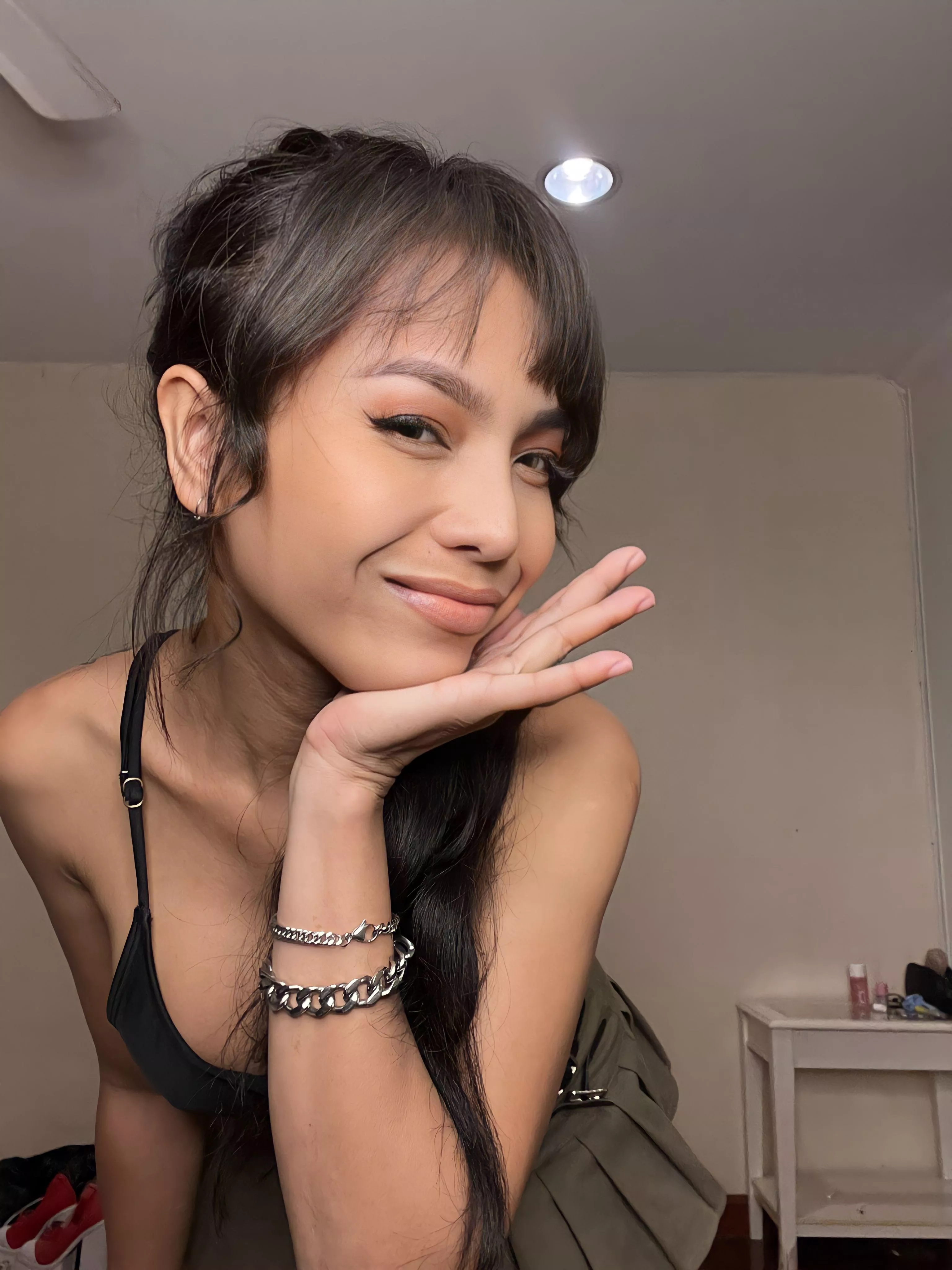 Can you handle the beauty of these pretty Asian? 🤩