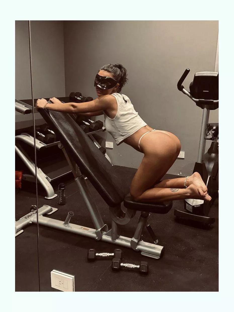 Leave a comment kf you’d fuck this 25 y/o wife (f)