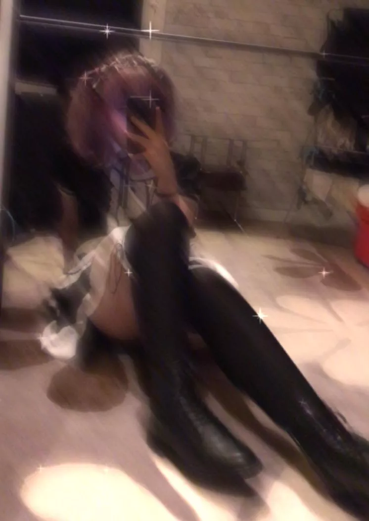 maid to be gay, forced to clean the house >_>