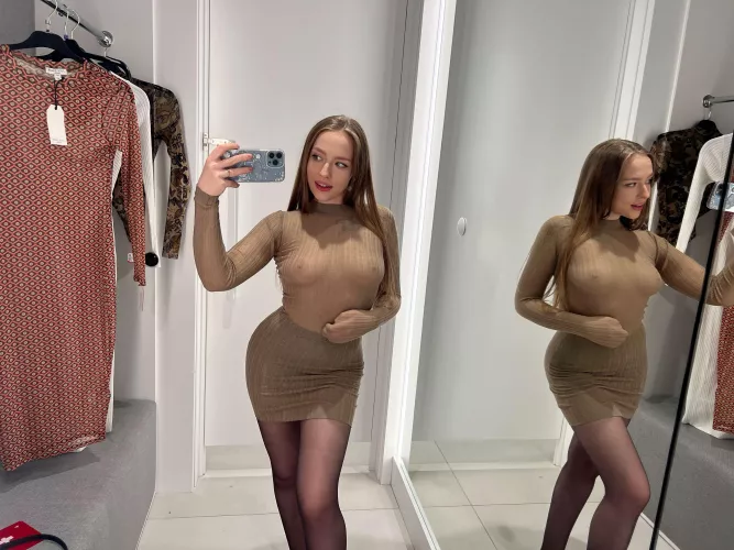 My mom said this dress fits me perfectly.