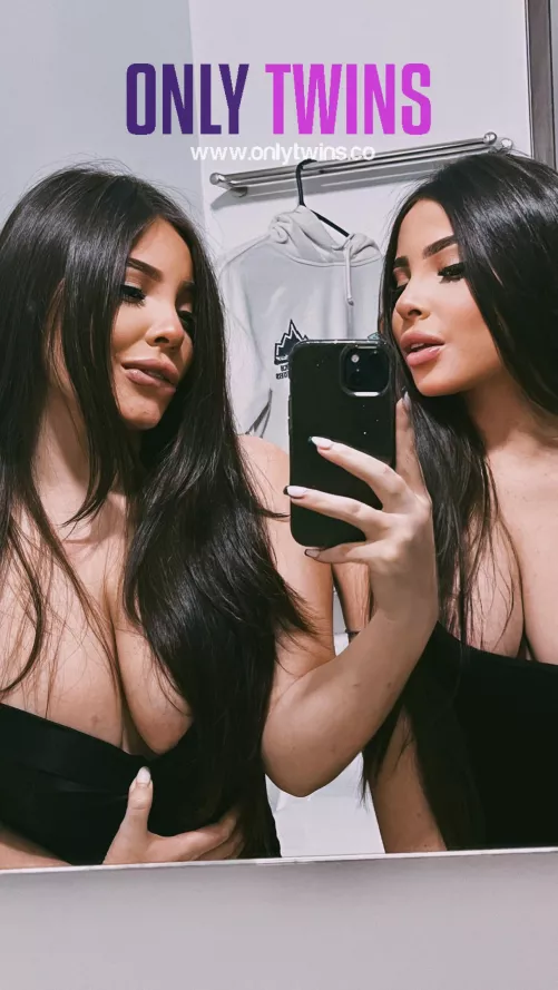 Tonight we can make you cum by watching our videos.😈📸🔞