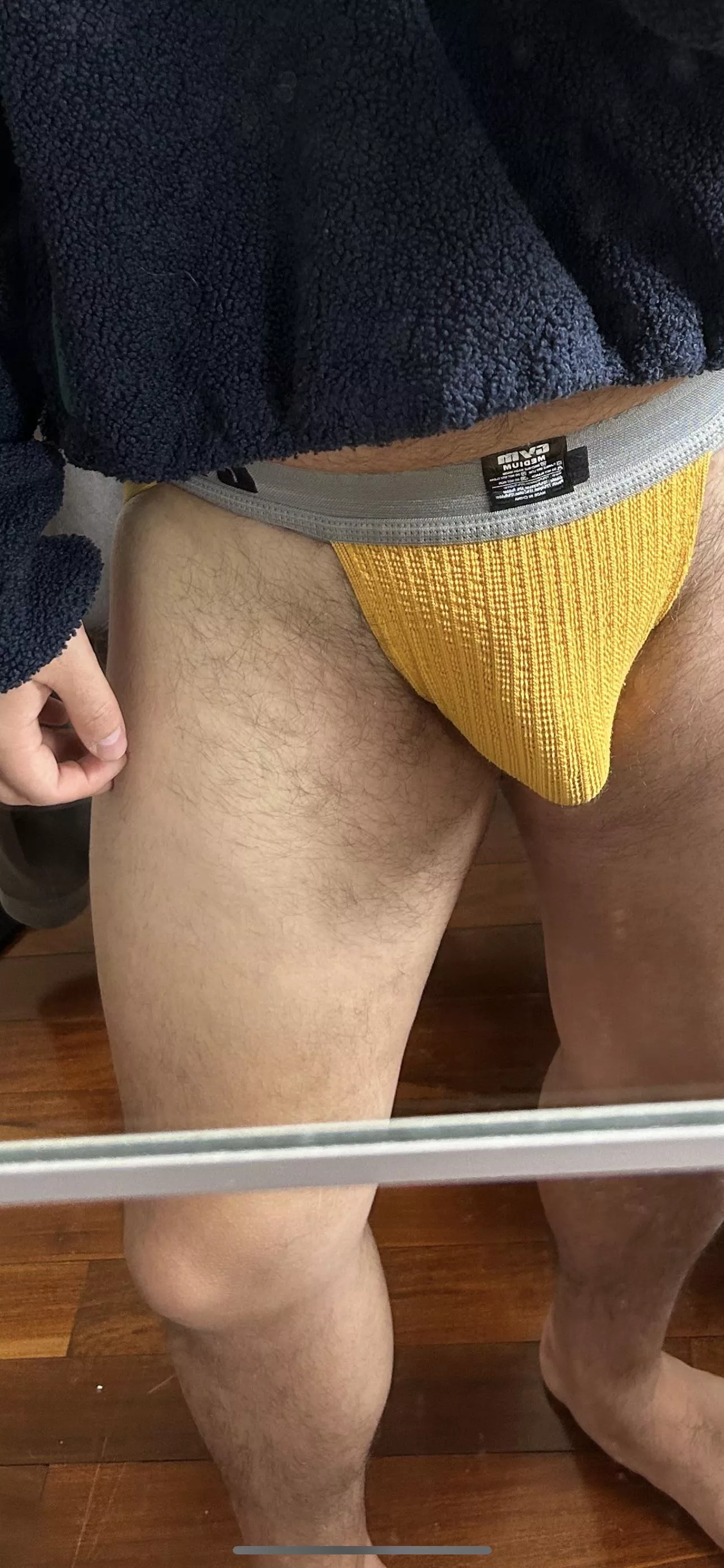 Would anyone be down for a jockstrap zoom bate sesh? Jockstrap for tax 🩲