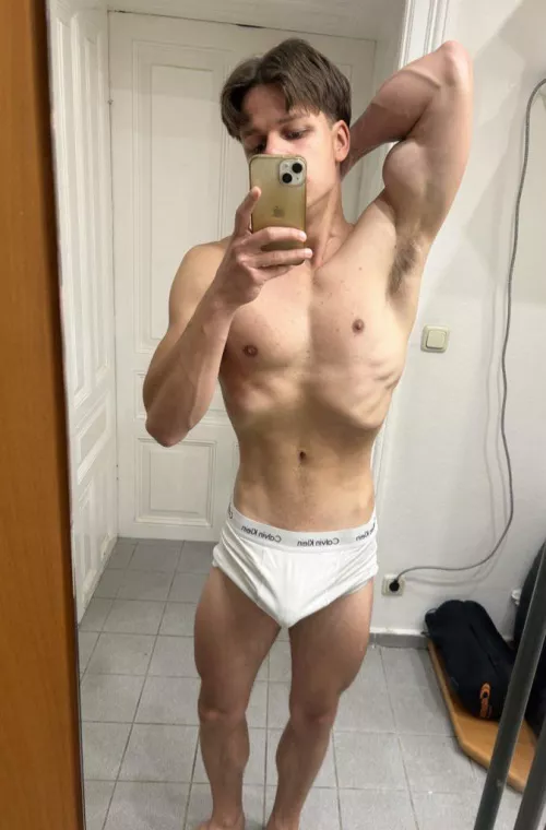 (19)Would you lick my pits?