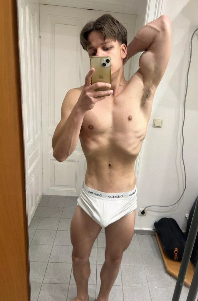 (19)Would you lick my pits?