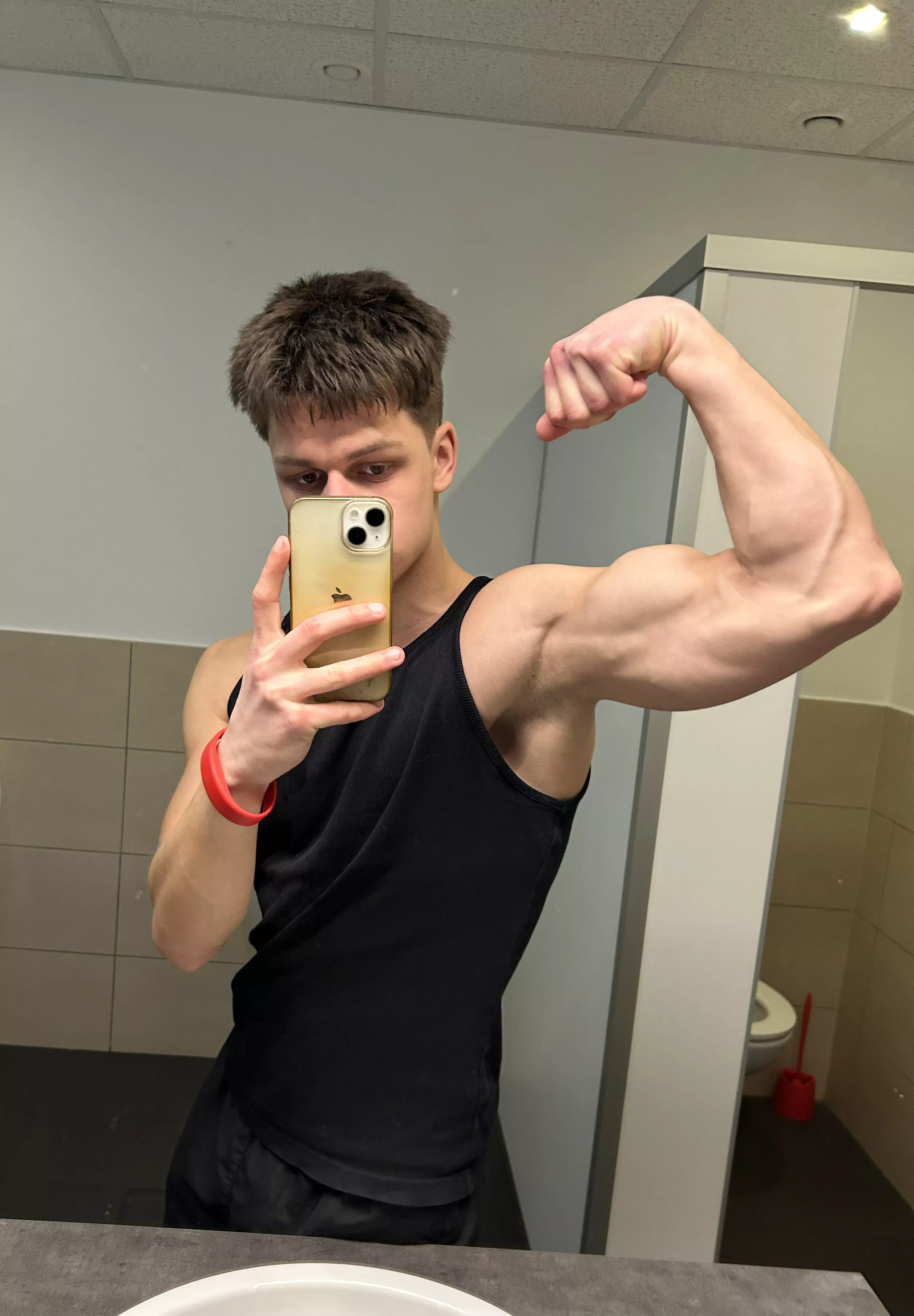 (19)Would you sniff my stinky pit?