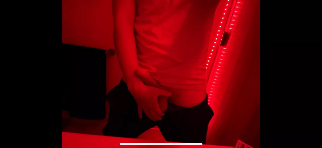 [23] bored out of my mind in Hawaii