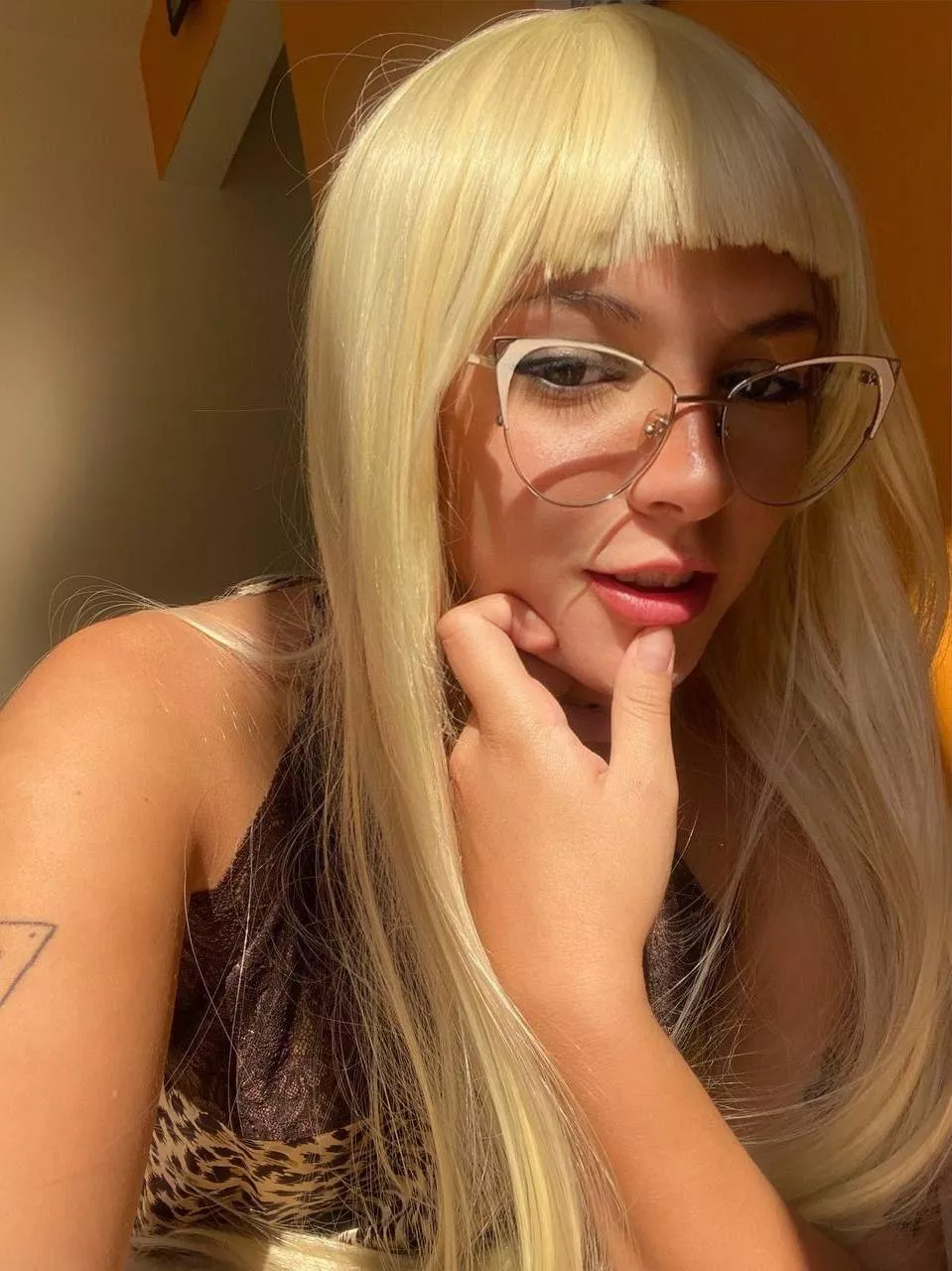 Classy Monday, classy Blondie