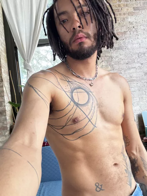 Hardly see brown/black guys on here. If you like me maybe we can change that?