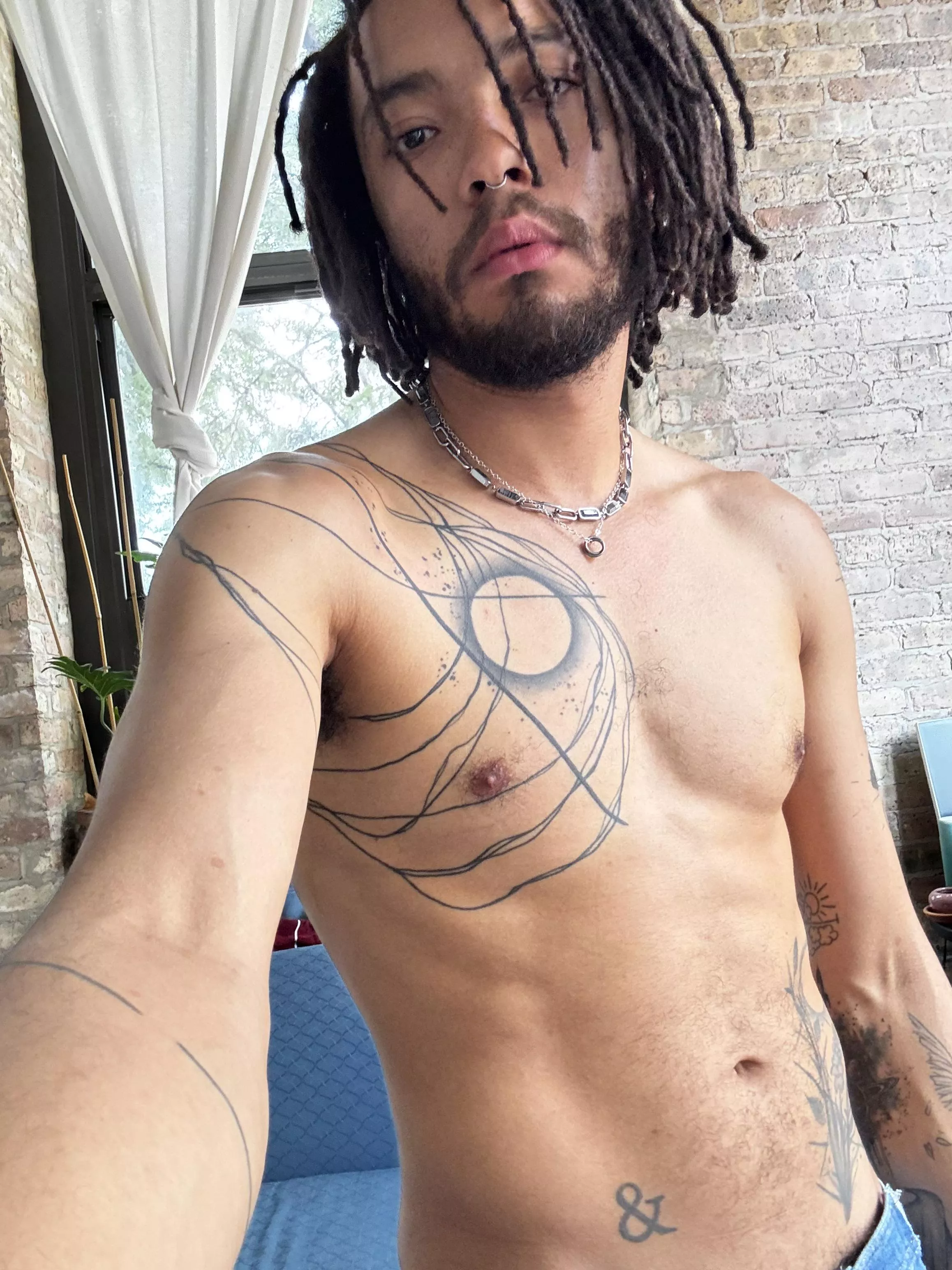 Hardly see brown/black guys on here. If you like me maybe we can change that?