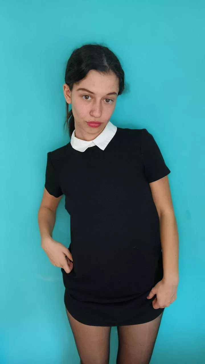 Just a 18 year old private school girl 🙈