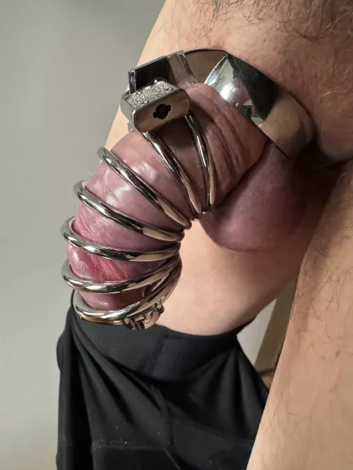 Little fella straining!