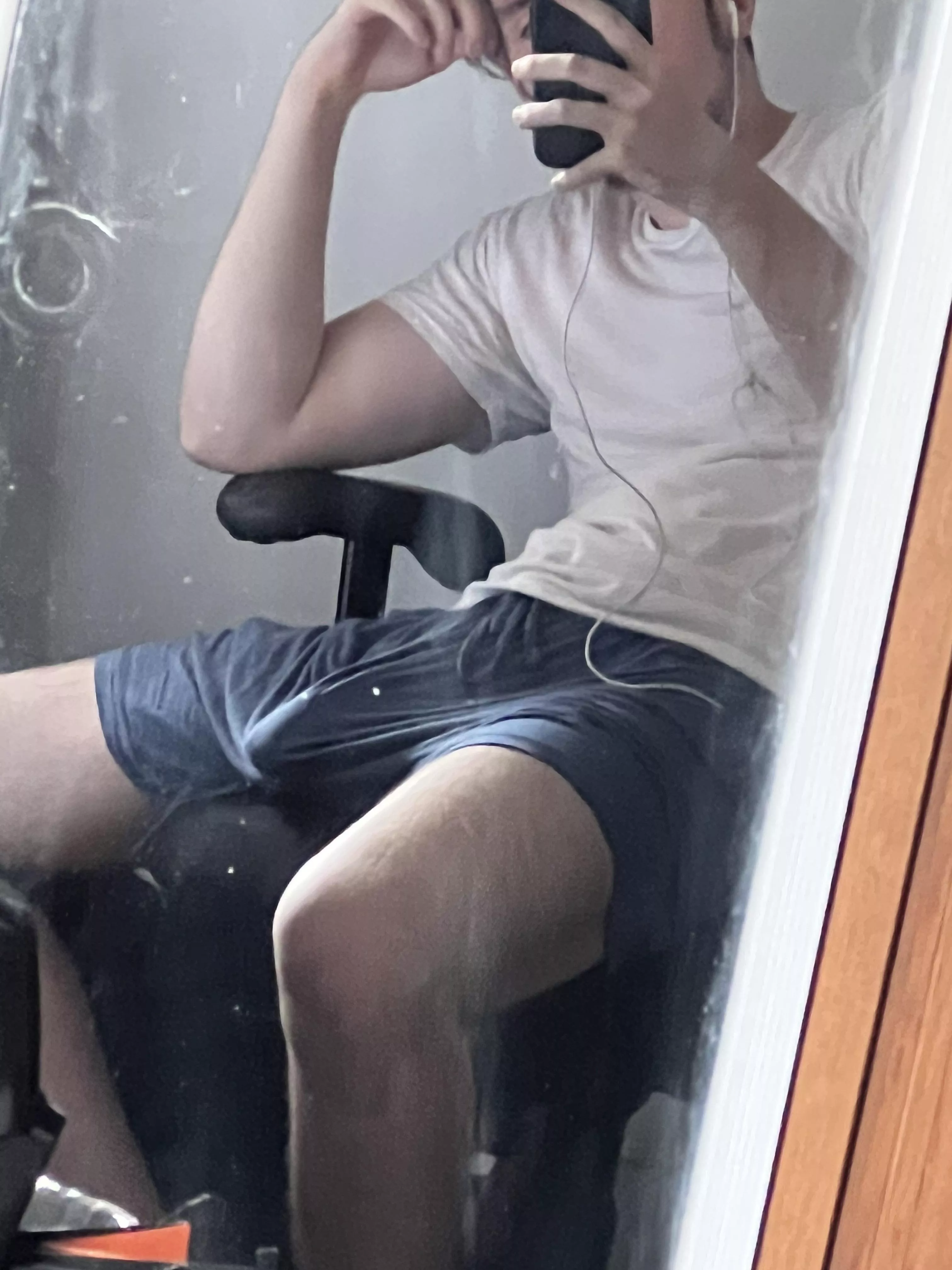 (19) it’s not that noticeable is it? 🫣🫣