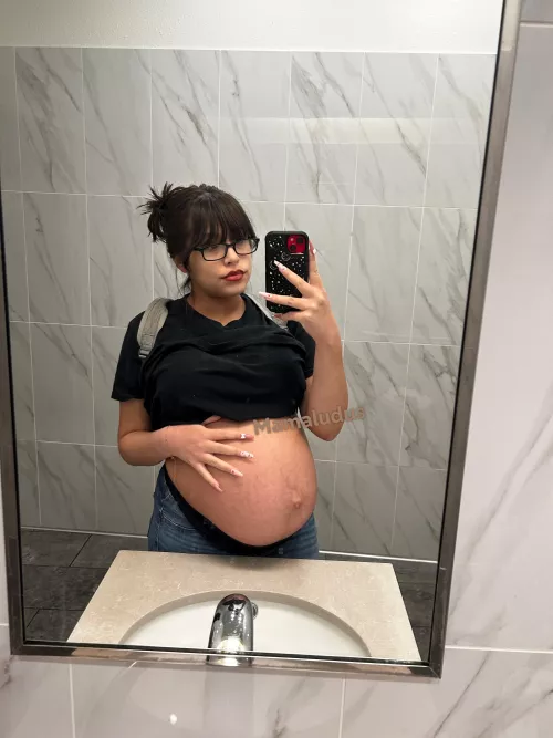 34w today and I’m anxiously waiting for my milk to come in 