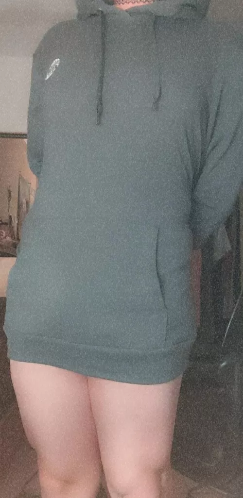 Always feel cute in hoodies :3