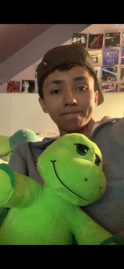 Anybody have overwatch and wanna play with me?? ☹️