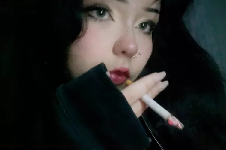 Go kiss her with my scent all over your lips 💋