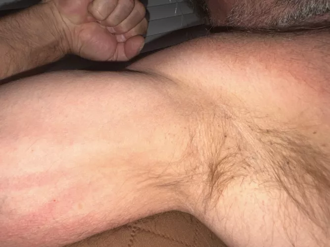 Hot weather = lots of Sweaty pit pic’s😈😈