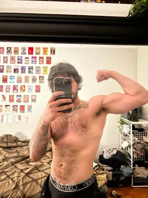 lil subtle flex while showing the goods