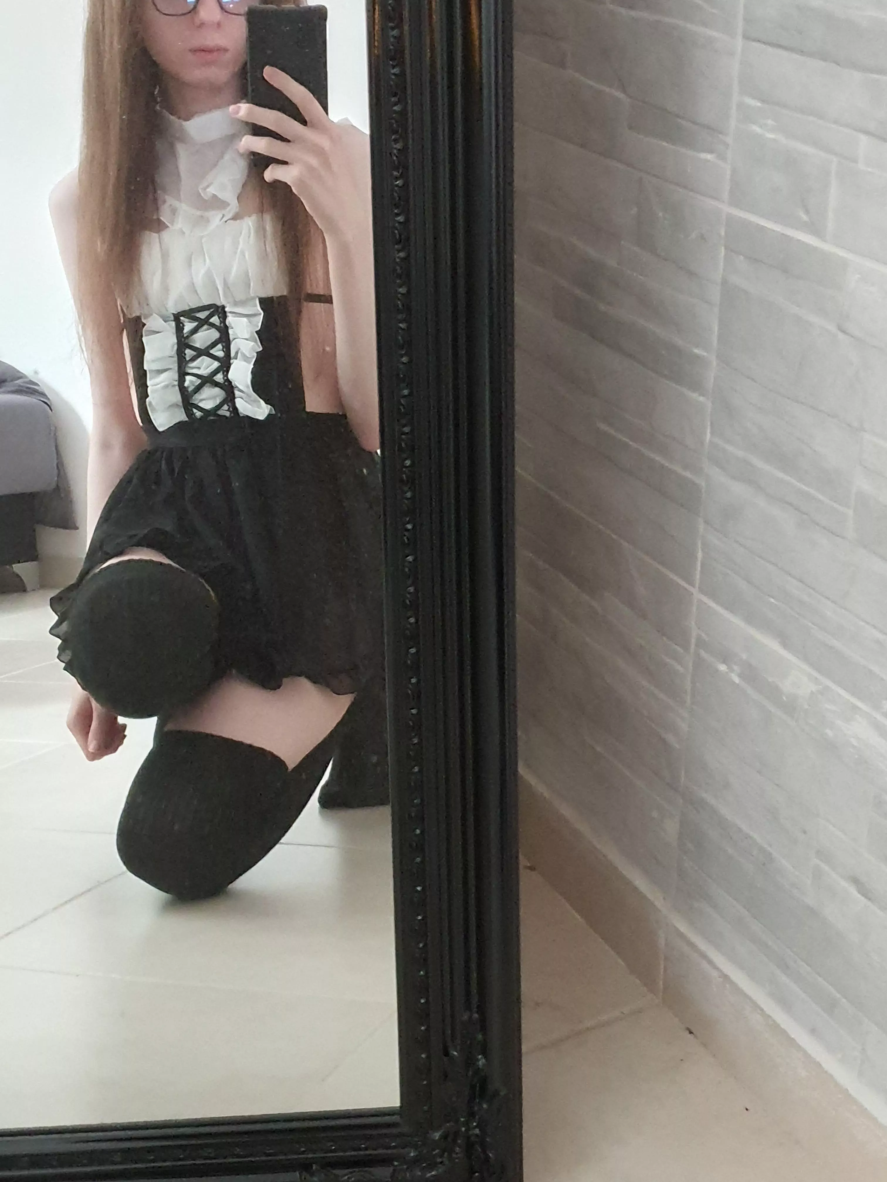 maid outift :3
