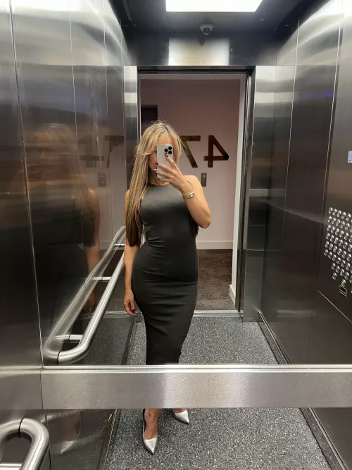 Rate my outfit & curves