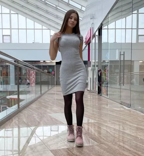 The tighter the better, it elevates my sexiness [F18]