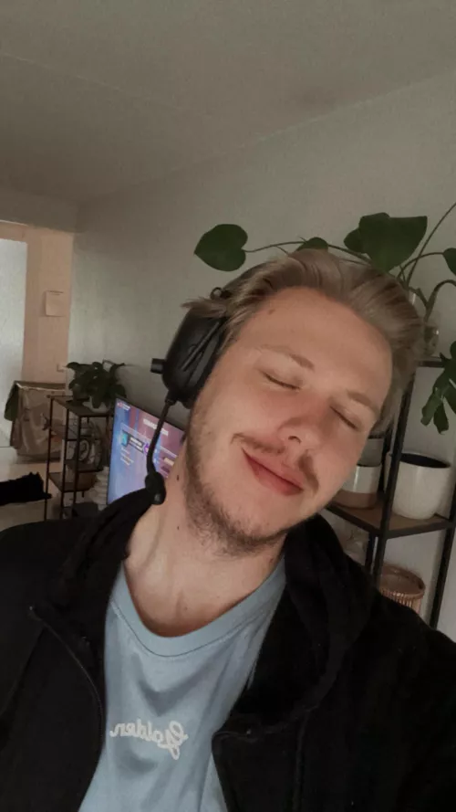 What is better stuff to do then game when its ur day off👌