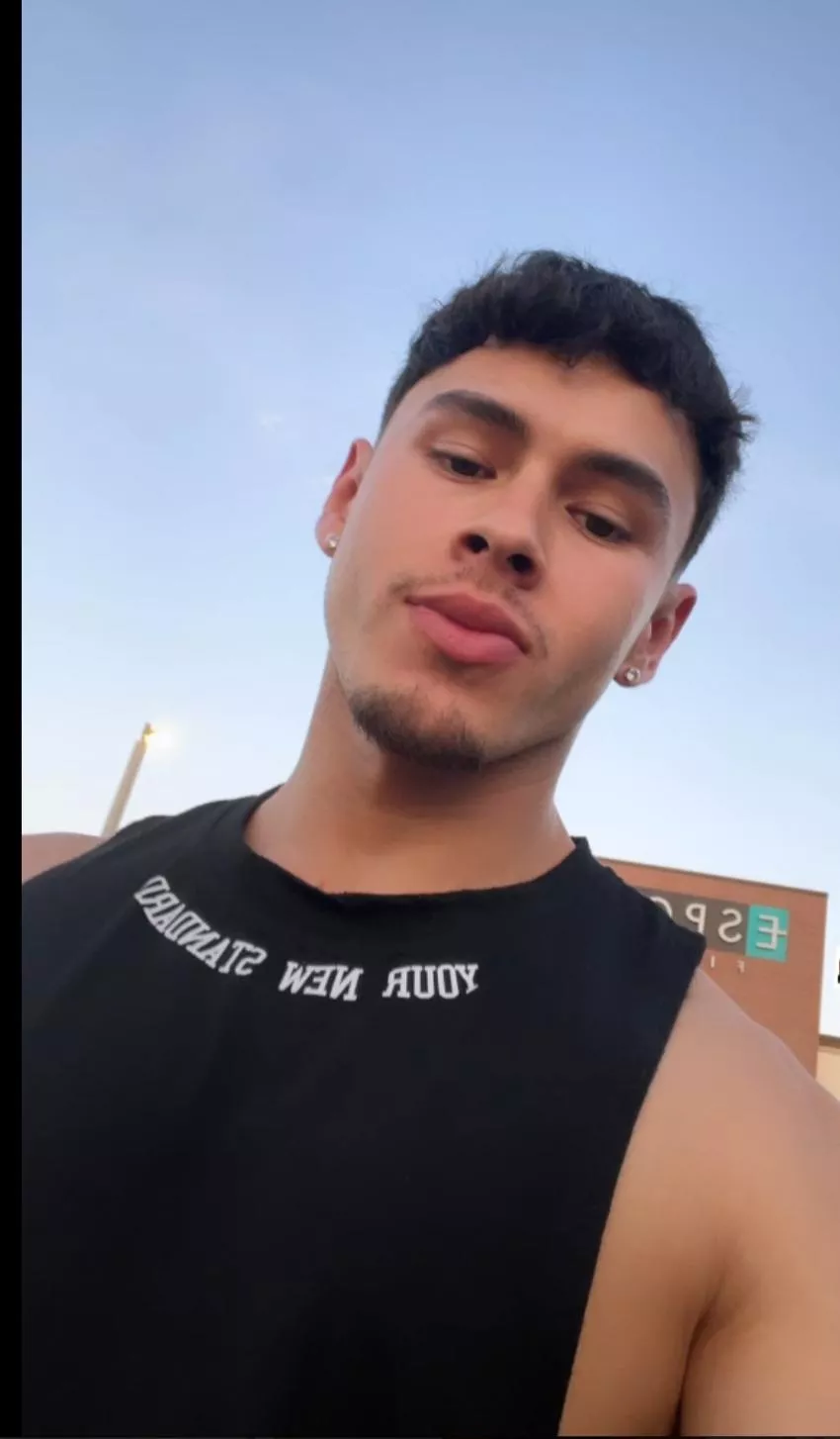 Who wanna play Overwatch?