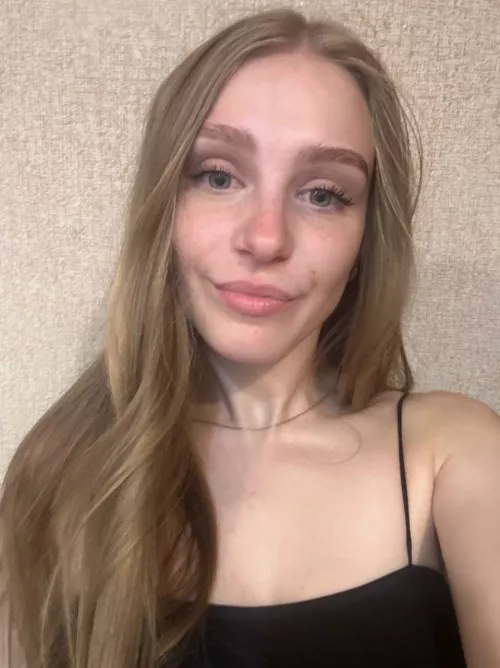 do i look like a dumb slut or classy and sexy?