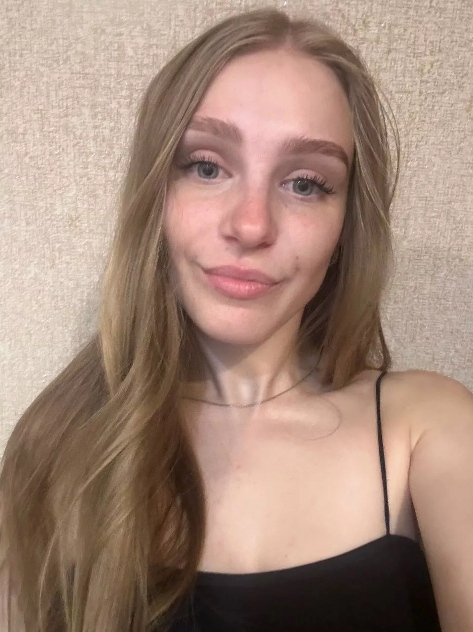 do i look like a dumb slut or classy and sexy?