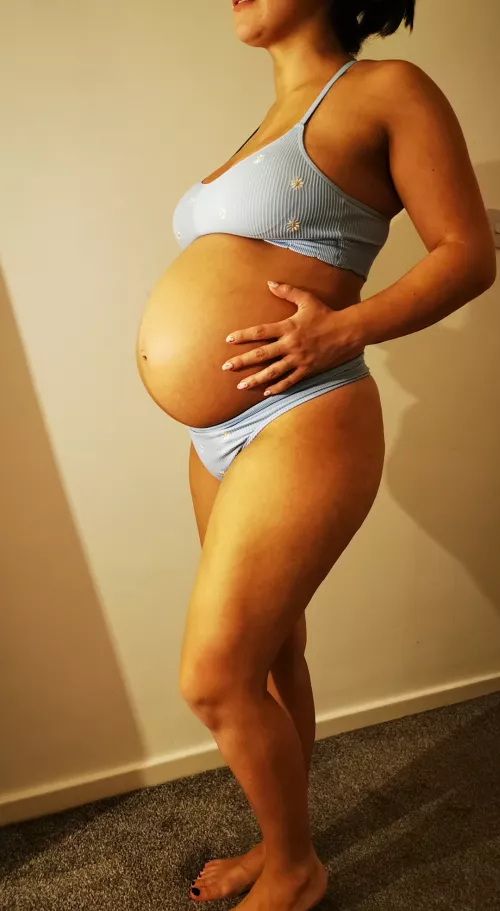 Does my 27 week bump look good in this?