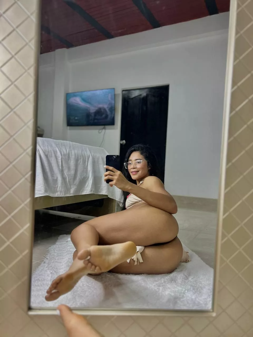 I know you like feet as well, admit it... [F]