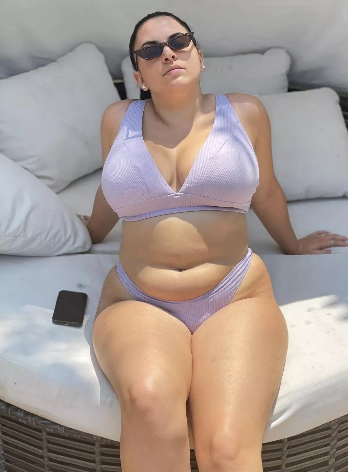 If you love curves say hello to the curvy queen