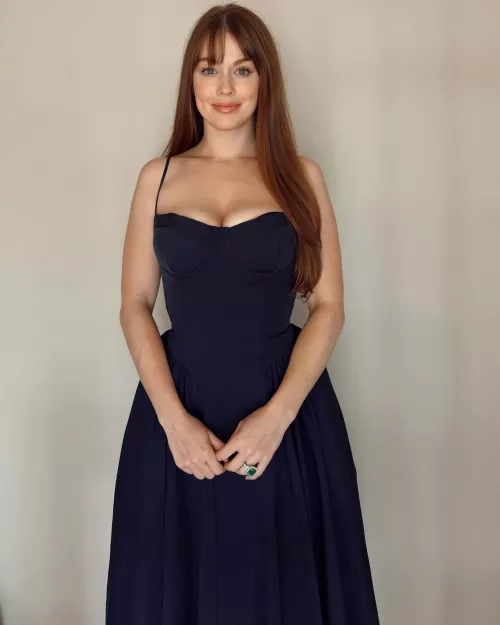 Pretty dress with bangs