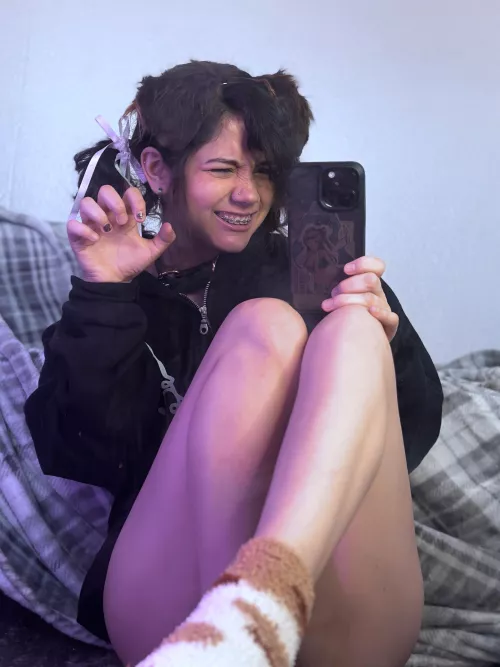 puppy bares her teef at you >:3 