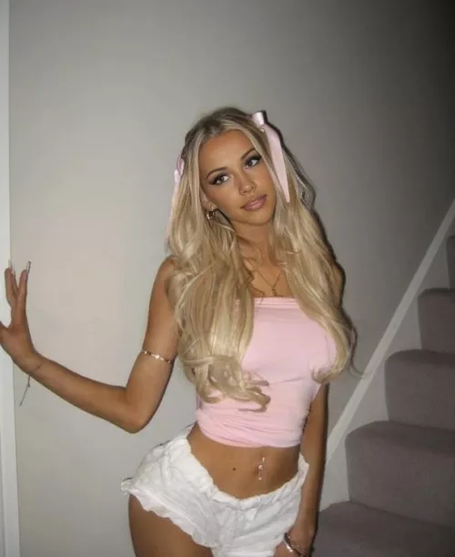 Sara (@saraditchlifts)