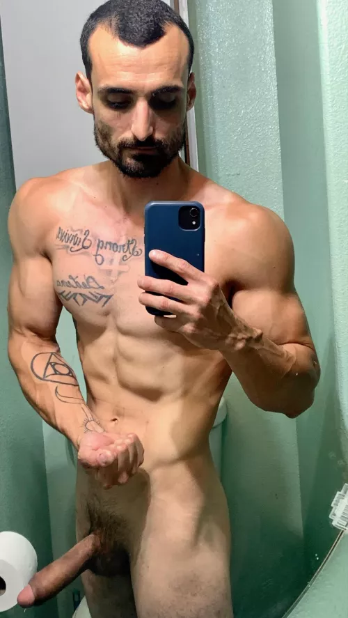 The Gy[m] at night is wild, im starving for some cardio help me please...