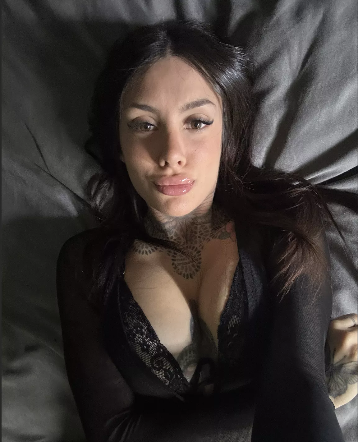 They look better free from clothes 😜