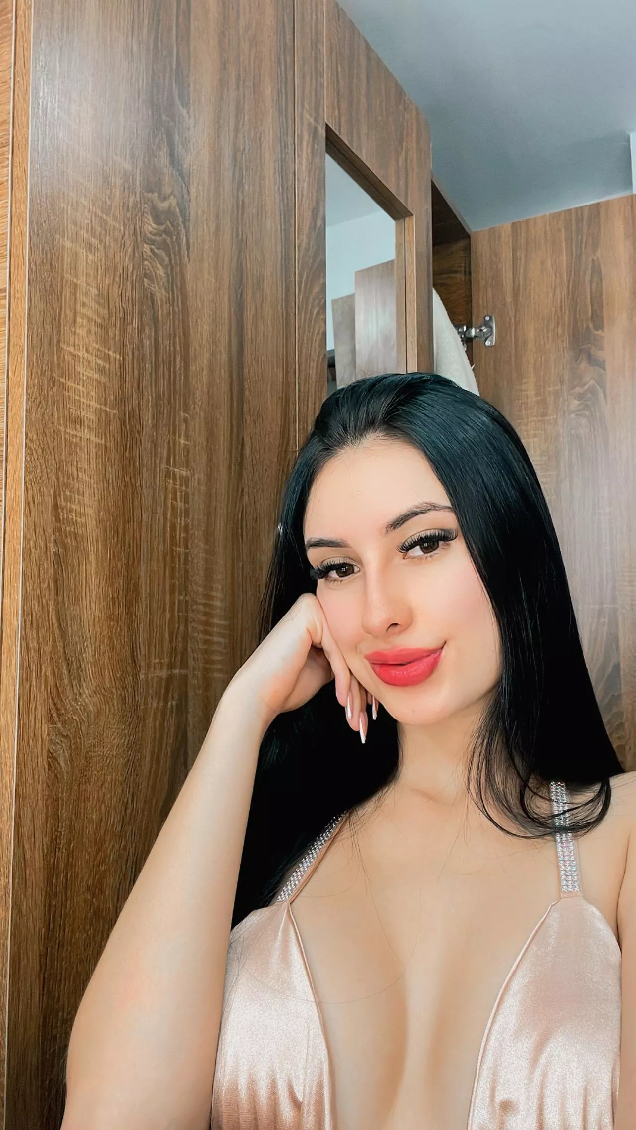 A good girl uses her mouth 