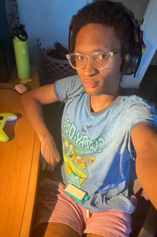 anyone wanna play dead by daylight?😚