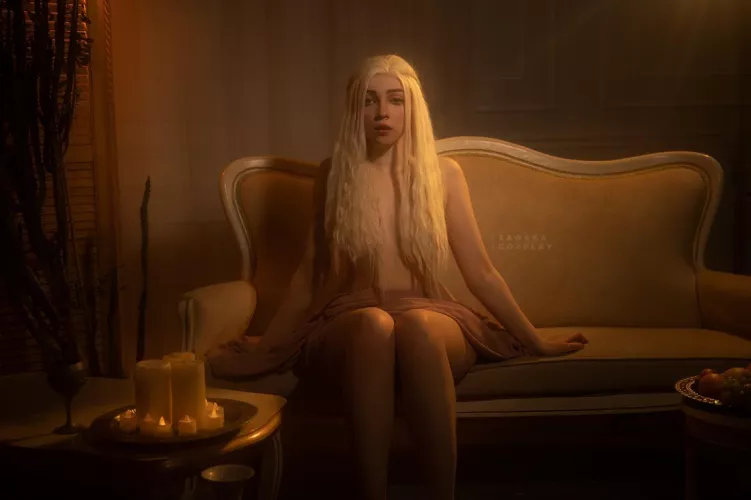 Daenerys Targaryen from Game of Thrones cosplay by Sawaka