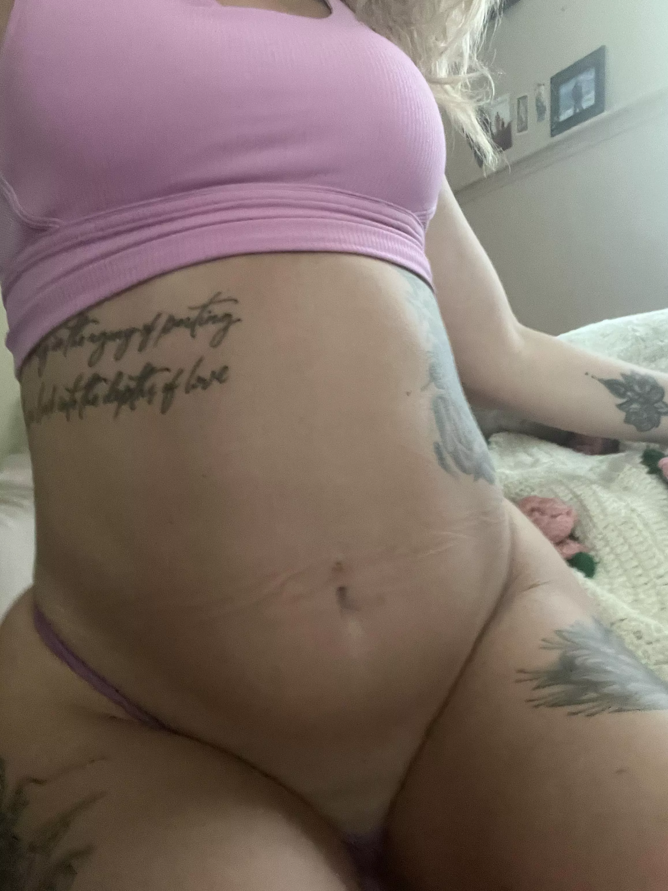 Does anyone want to buy me skims dresses to fit my baby bump?❤️