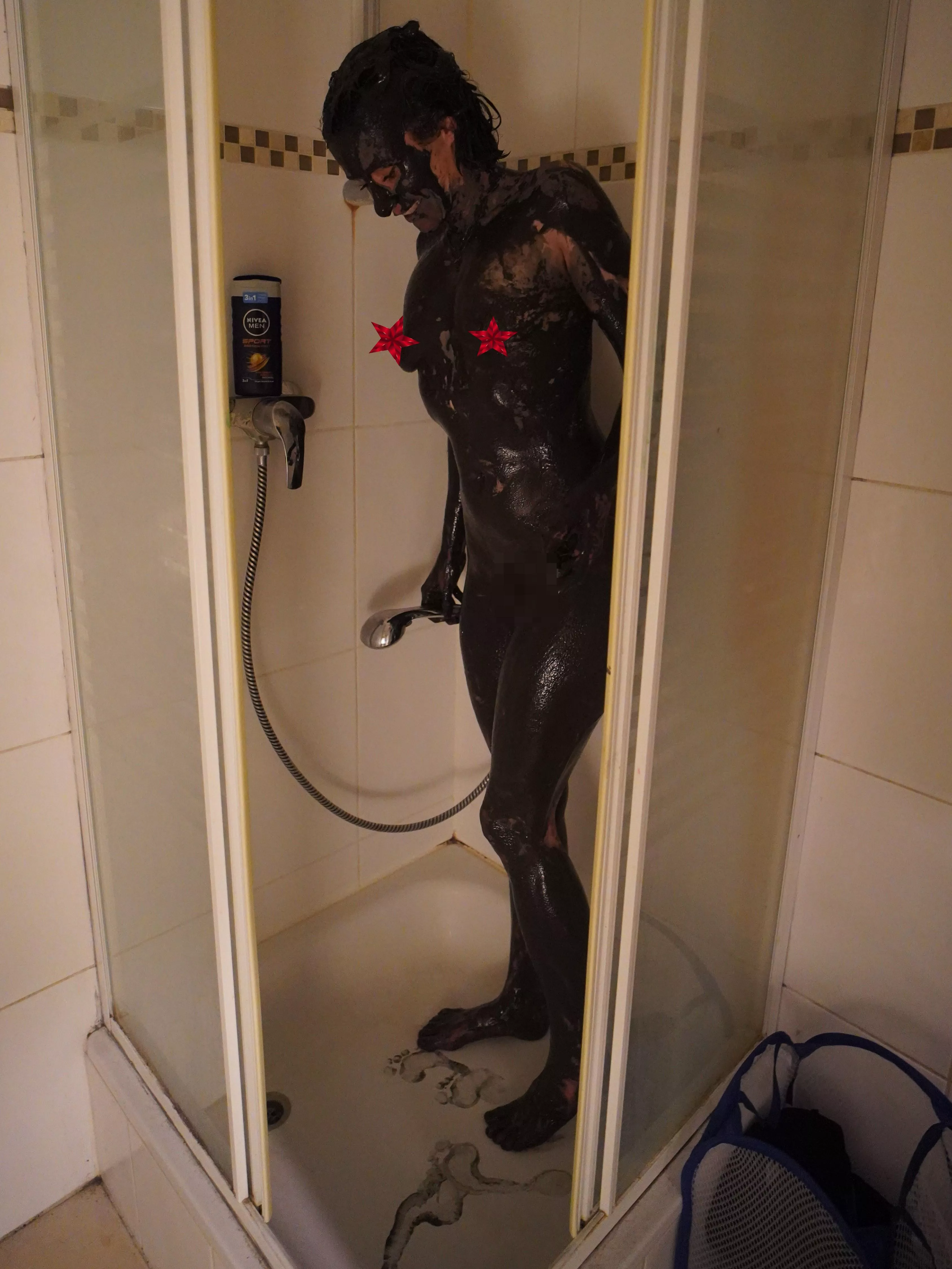 Hey, can I use your bathroom real quick?