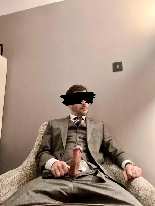 I hear d you like suits and thick dicks [39]
