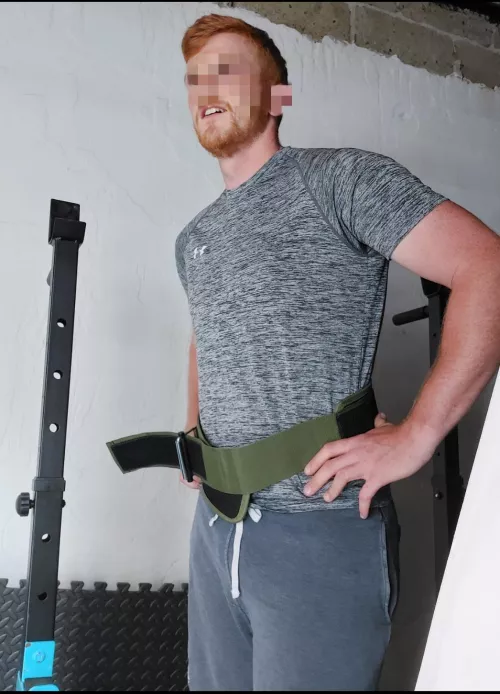 Just a little gym photo (30M4F)