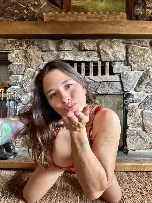 Looking for someone to come play with me 😈