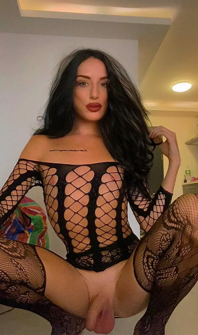 Would you suck my girlie cock 🍆😈🏳️‍⚧️🇬🇧