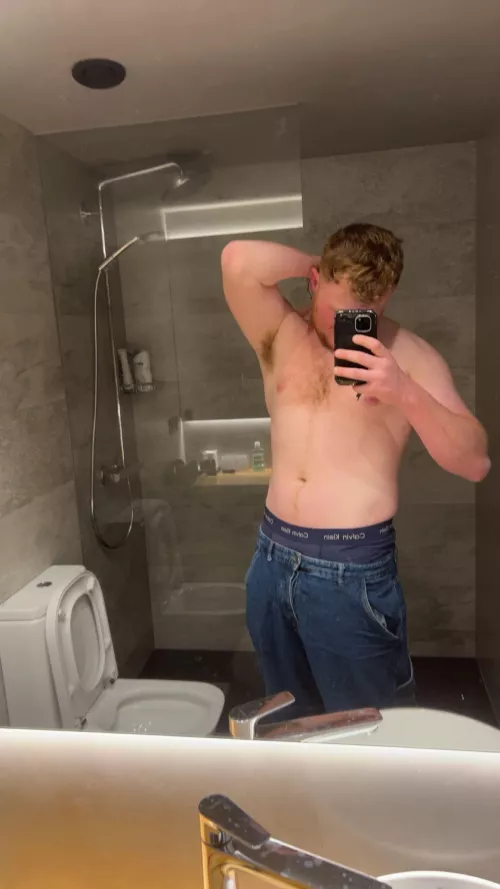 Big muscly hunk , you should see what weapon I’m concealing in these jeans 