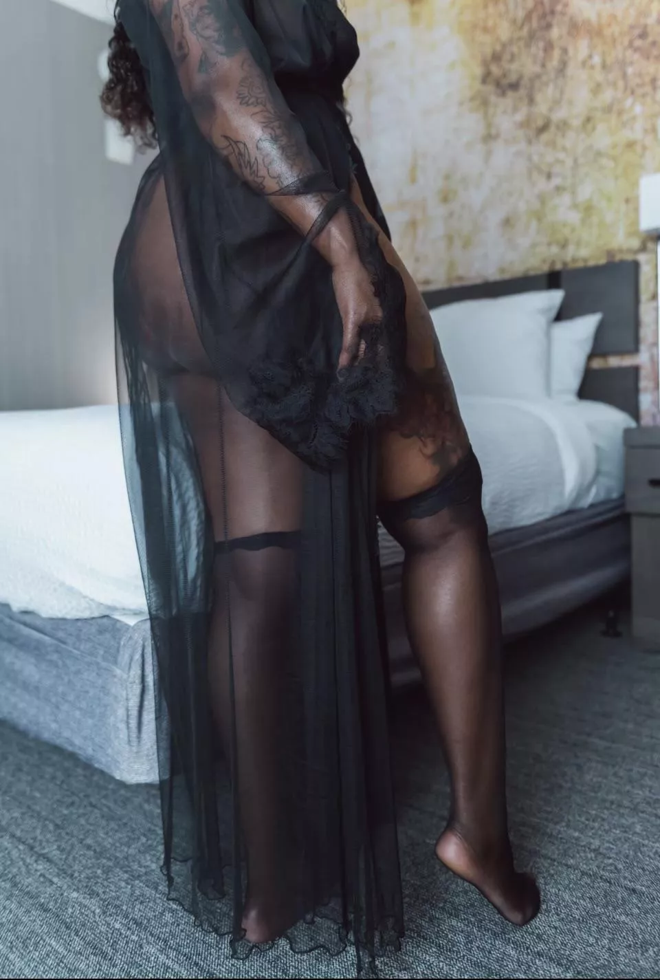 Can you imagine being under this ass... 