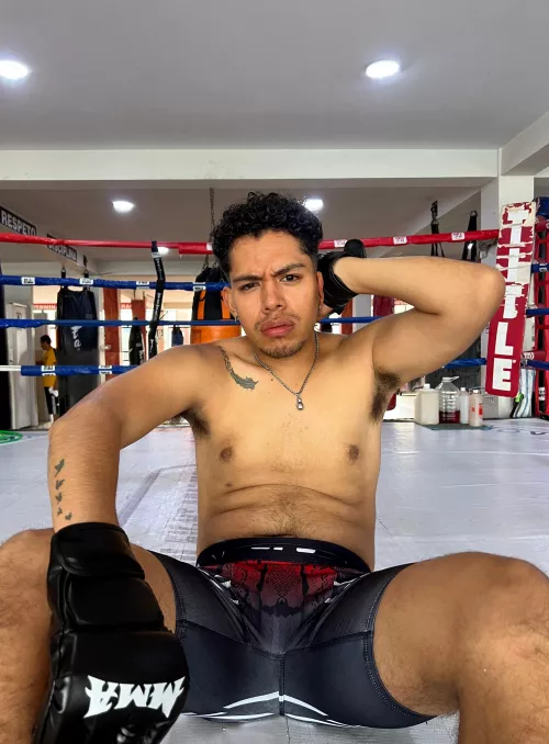 Check out how freakin' turned on I get rockin' these shorts 🔥🐐